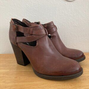 Krbonell Leather Cut Out Buckle Strap Block Heeled Ankle Bootie Brown Size 8.5